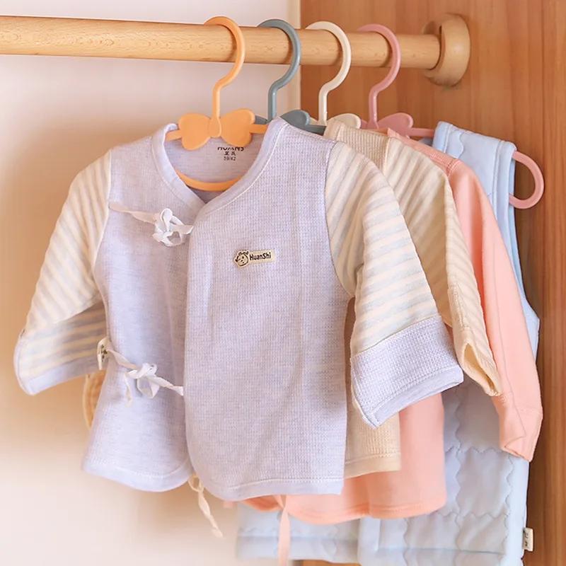Cintres en plastique pour bébé - Baby Clothing Hanging Rack avis et prix